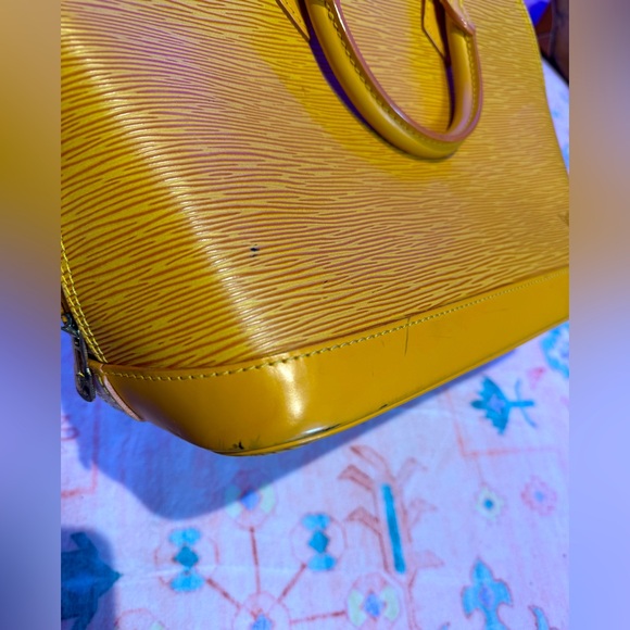 Louis Vuitton Epi Alma PM Handbag - VINTAGE - Picture 6 of 16